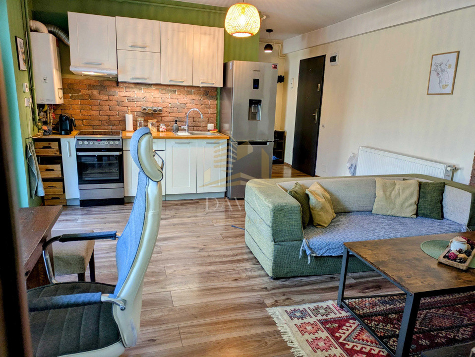Apartament de 2 camere semidecomandat | str. Paris | Parcare
