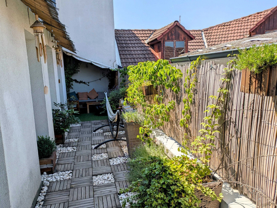 Apartament de 2 camere semidecomandat | str. Paris | Parcare