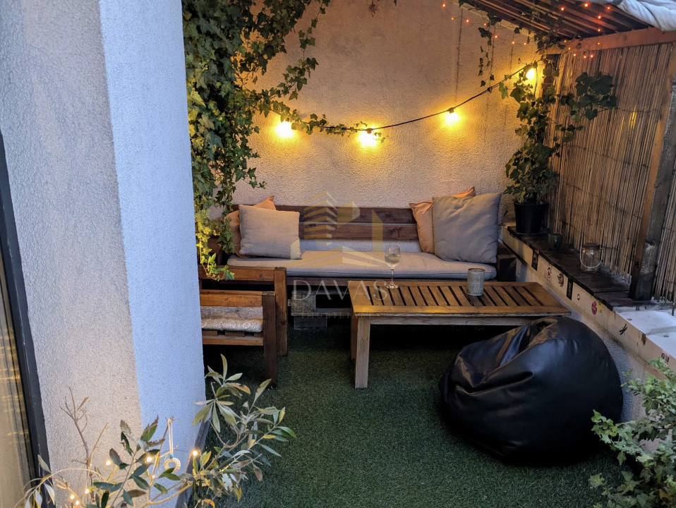 Apartament de 2 camere semidecomandat | str. Paris | Parcare