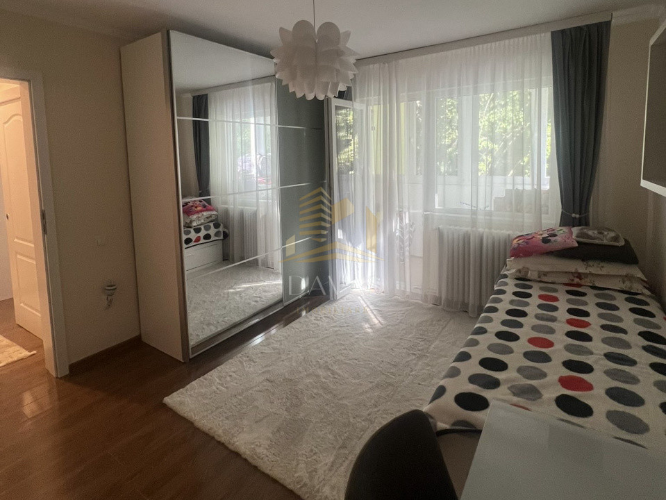 Apartament de 3 camere semidecomandat | Manastur 