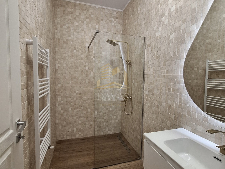Apartament de 4 camere semidecomandat | Frunzișului | Vedere Panoramica
