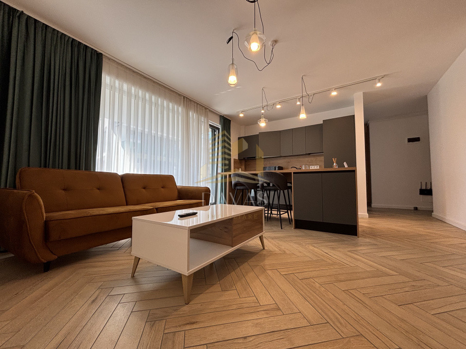 Apartament de 2 camere semidecomandat | Str. Bucuresti 