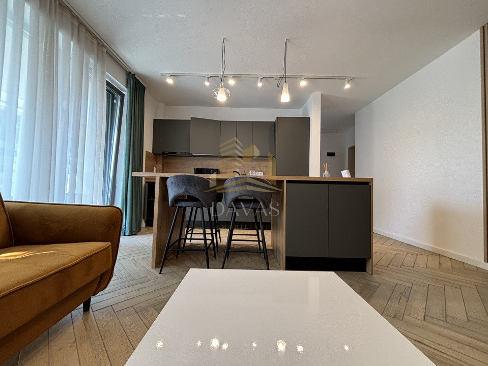 Apartament de 2 camere semidecomandat | Str. Bucuresti 