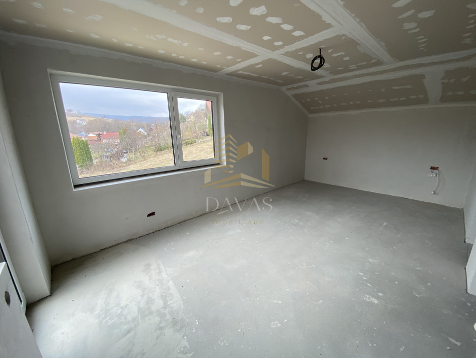 Casa individuala 4 camere de vanzare semifinisata | Localitatea Stolna 