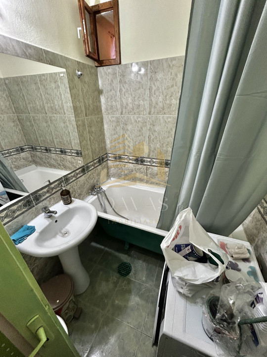 Casa individuala 4 camere de inchiriat | zona UMF | Curte | Garaj