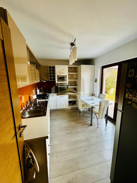 Casa tip duplex 5 camere de inchiriat | Floresti | Teren liber 210mp
