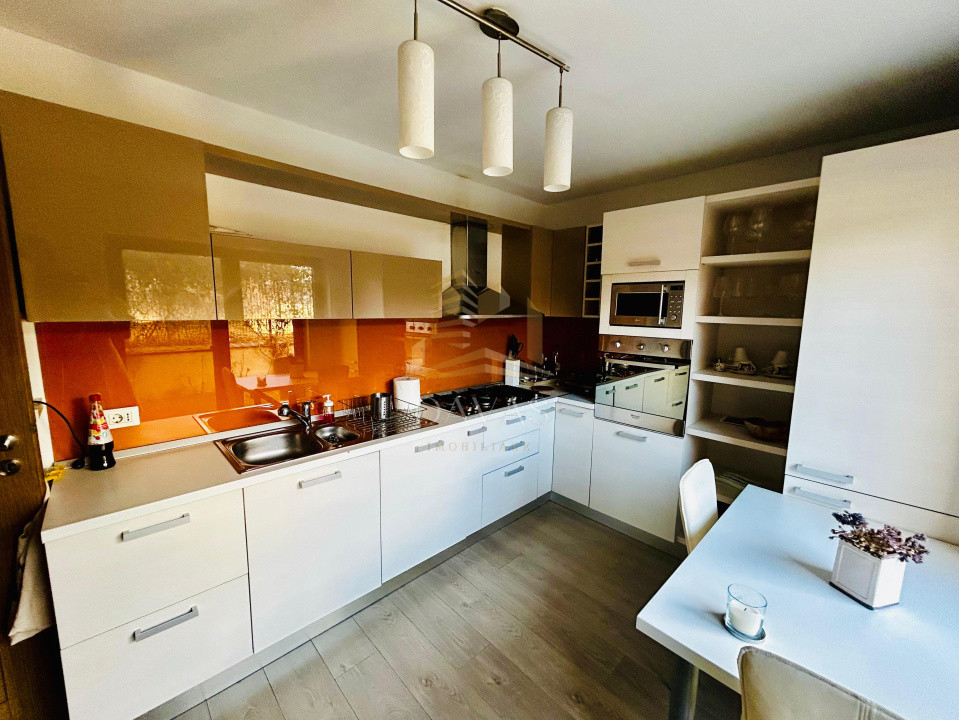 Casa tip duplex 5 camere de inchiriat | Floresti | Teren liber 210mp