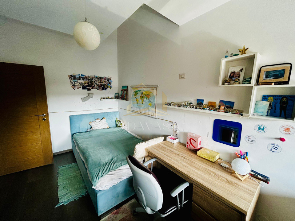 Casa tip duplex 5 camere de inchiriat | Floresti | Teren liber 210mp
