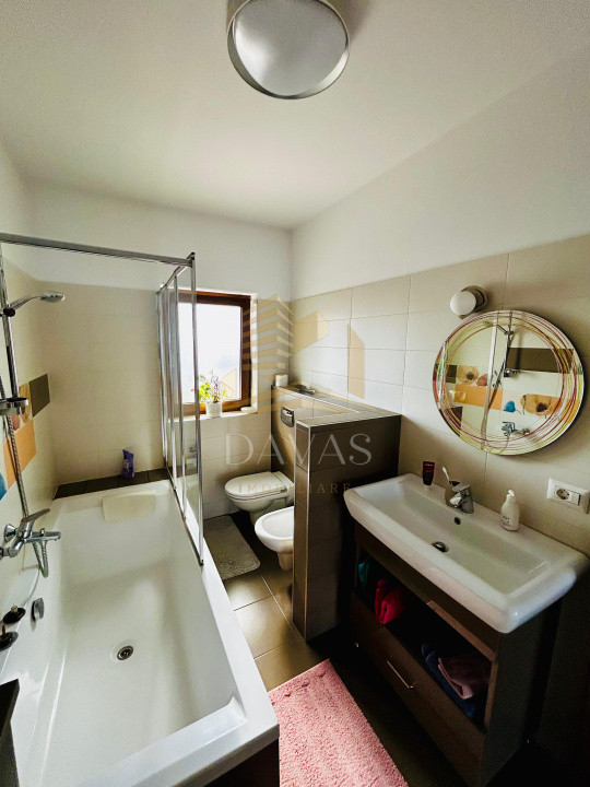 Casa tip duplex 5 camere de inchiriat | Floresti | Teren liber 210mp