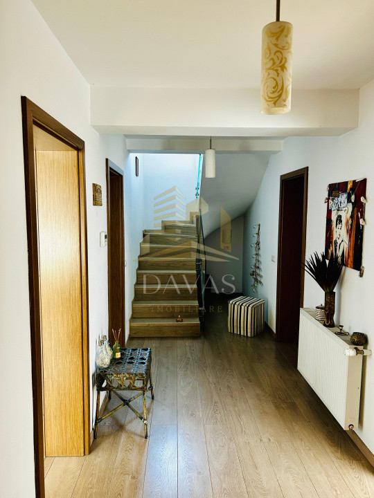 Casa tip duplex 5 camere de inchiriat | Floresti | Teren liber 210mp