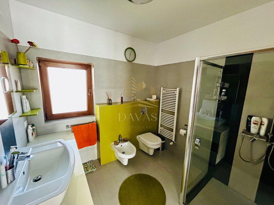 Casa tip duplex 5 camere de inchiriat | Floresti | Teren liber 210mp