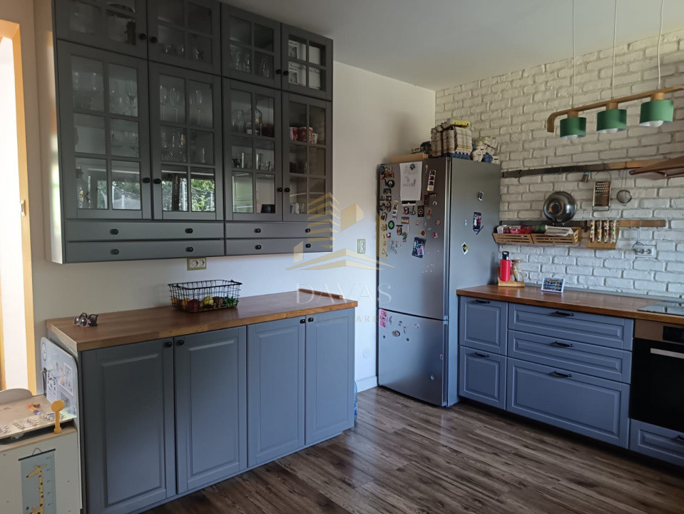 Casa tip duplex 4 camere de inchiriat | Floresti | Teren 400mp