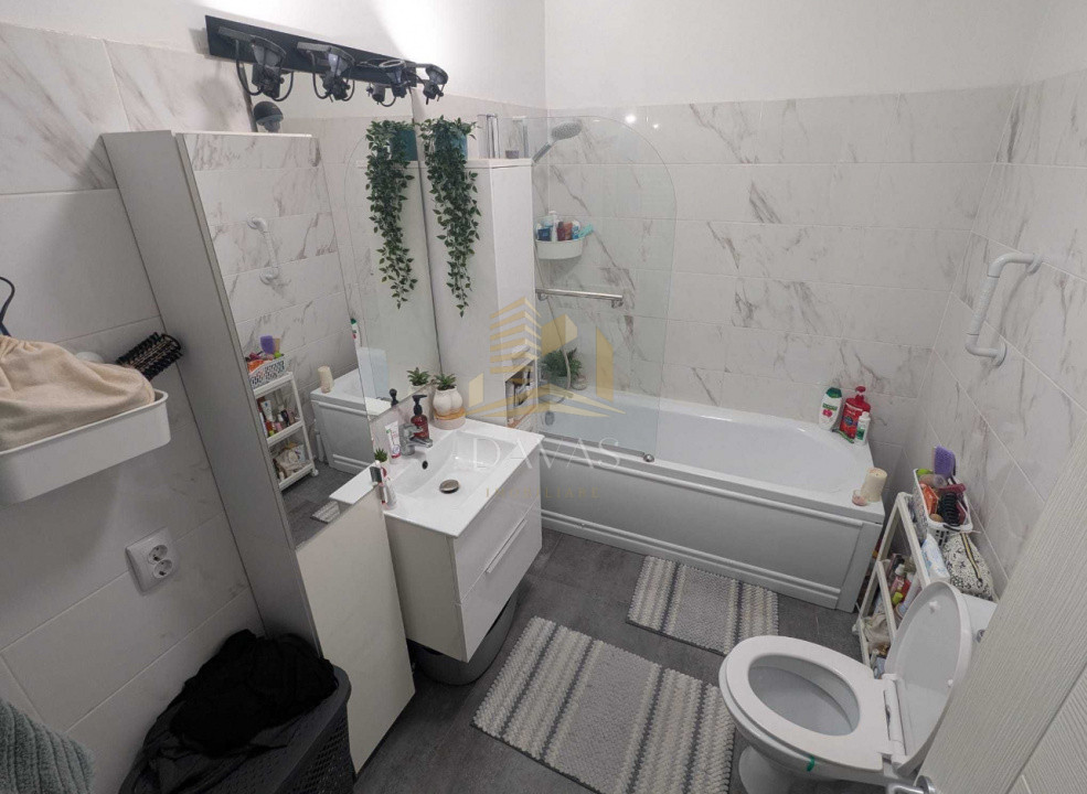 Apartament 2 camere de vanzare | Dambul Rotund | Semidecomandat