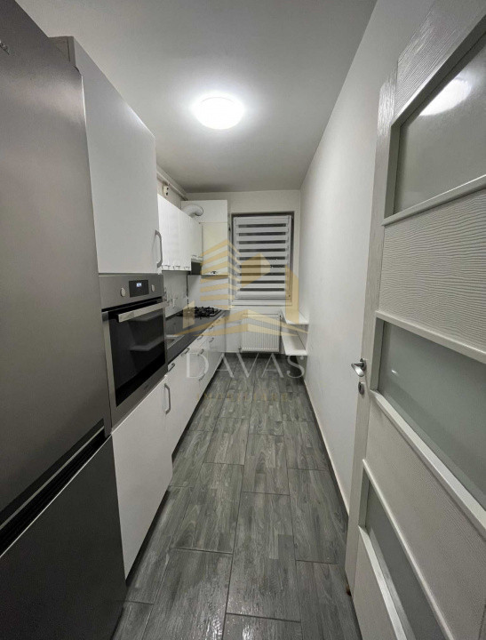 Apartament 2 camere de vanzare | Dambul Rotund | Semidecomandat