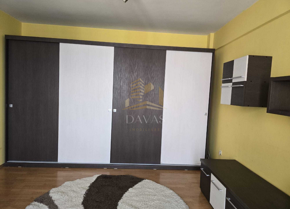 Apartament o camera de vanzare | Intre Lacuri | Parcare cu CF inclusa