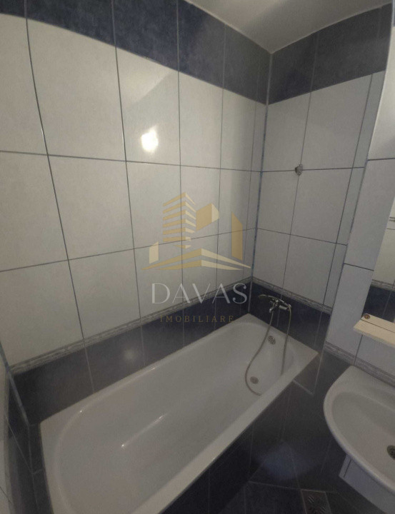 Apartament o camera de vanzare | Intre Lacuri | Parcare cu CF inclusa