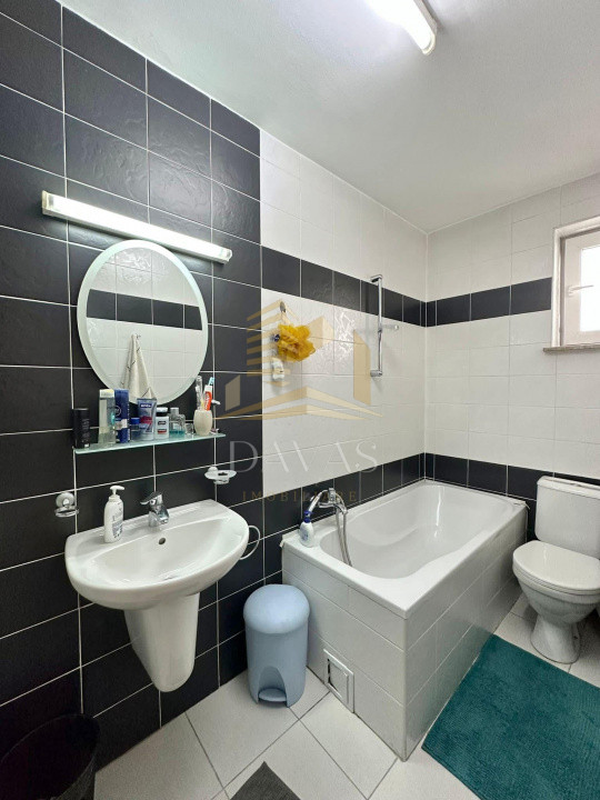 Apartament cu 3 camere | Piata Engels | zona linistita