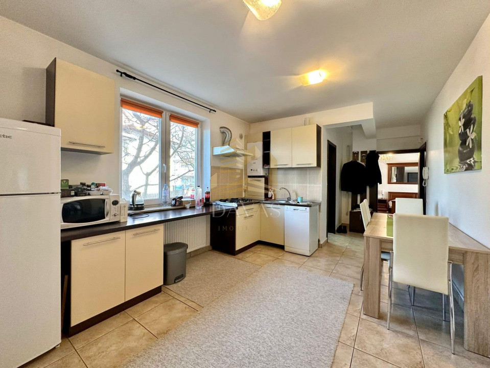 Apartament cu 3 camere | Piata Engels | zona linistita