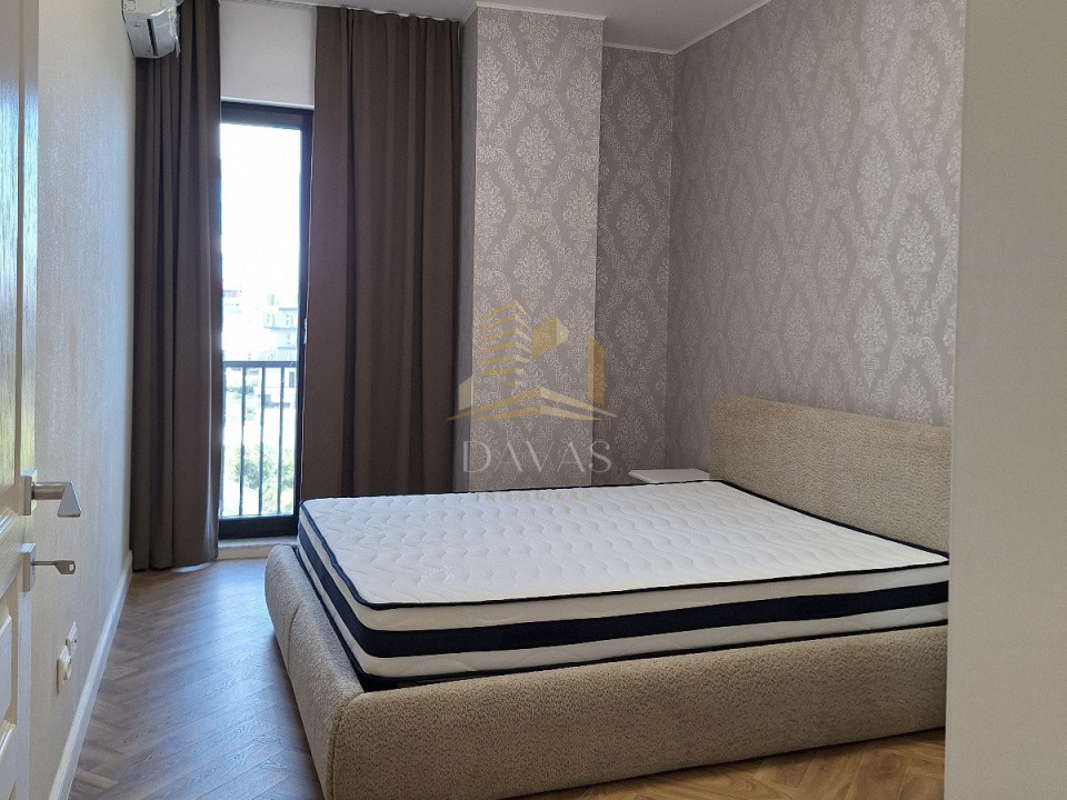 Apartament de 3 camere semidecomandat | Frunzișului | Vedere Panoramica