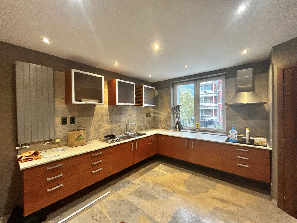 Casa insiruita 5 camere de inchiriat | Buna ziua | Garaj dublu