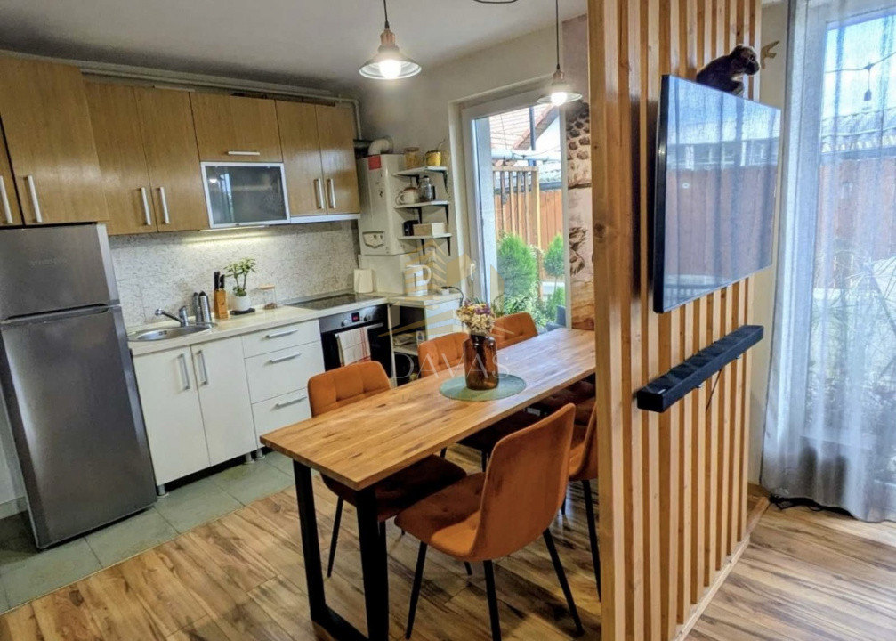 Apartament de 2 camere semidecomandat | str. Paris 