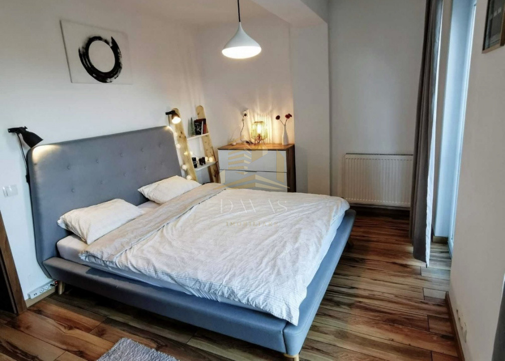 Apartament de 2 camere semidecomandat | str. Paris 