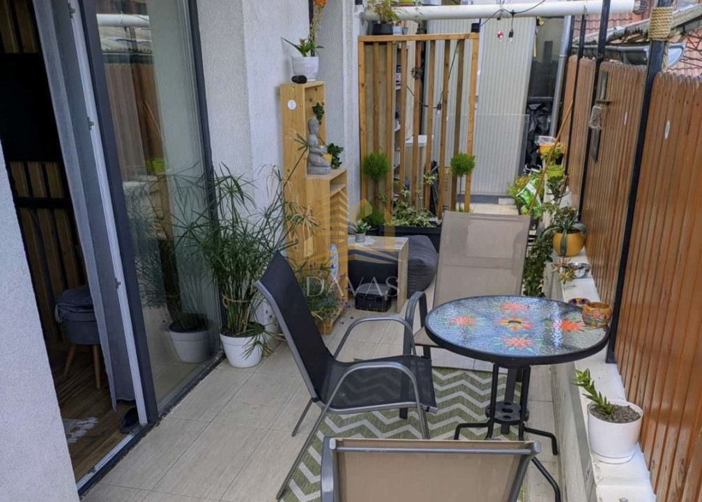 Apartament de 2 camere semidecomandat | str. Paris 