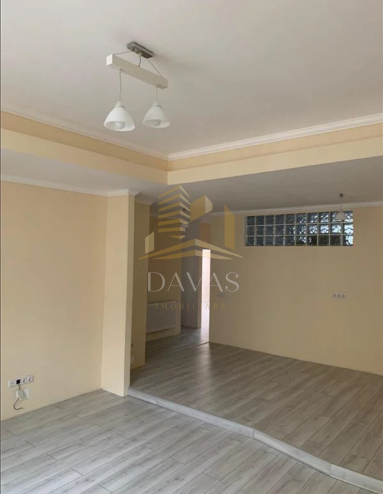 Apartament 4 camere de vanzare | Centru | Etaj intermediar