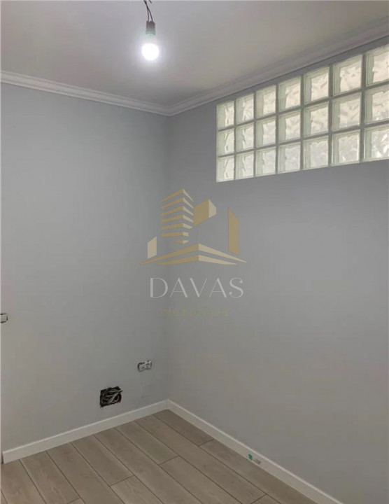 Apartament 4 camere de vanzare | Centru | Etaj intermediar
