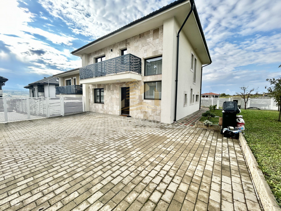 Casa tip duplex 5 camere de inchiriat  | Borhanci | 4 locuri de parcare