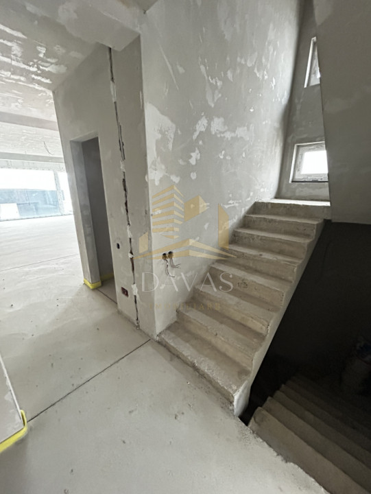 Casa tip duplex de vanzare | Voronet | Garaj Dublu | Vedere panoramica 