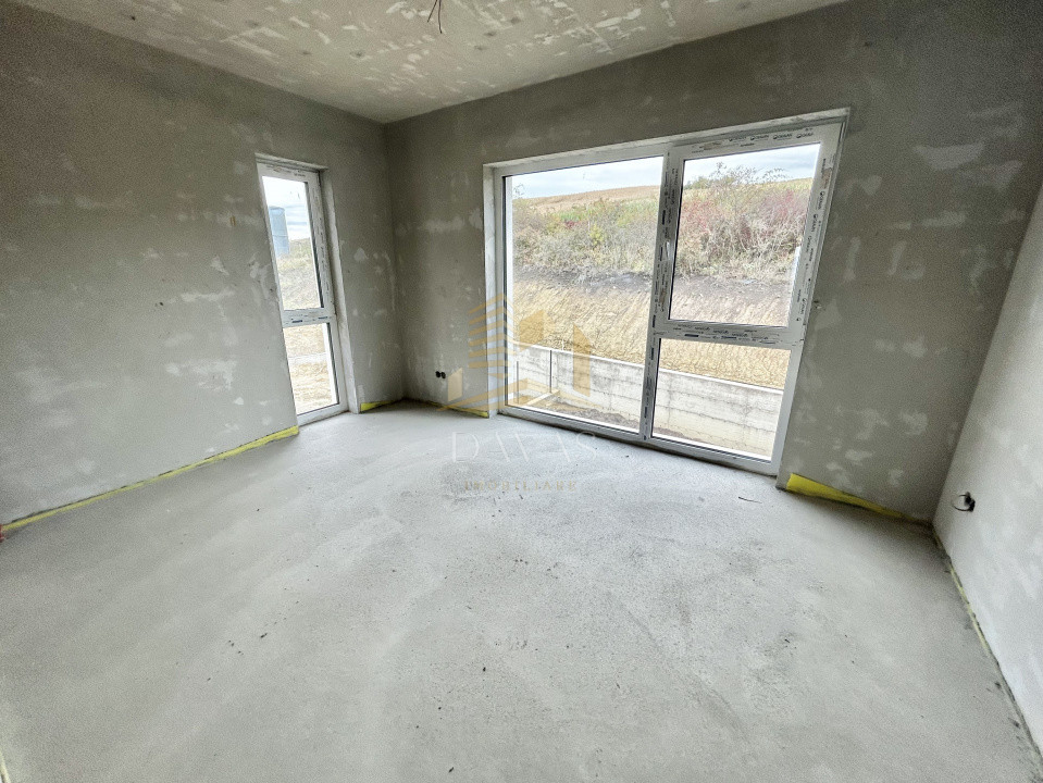 Casa tip duplex de vanzare | Voronet | Garaj Dublu | Vedere panoramica 