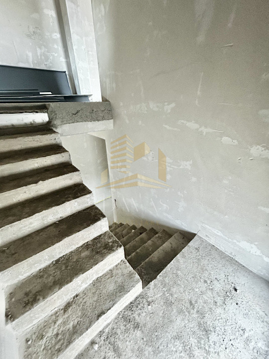 Casa tip duplex de vanzare | Voronet | Garaj Dublu | Vedere panoramica 