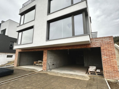 Casa tip duplex de vanzare | Voronet | Garaj Dublu | Vedere panoramica 