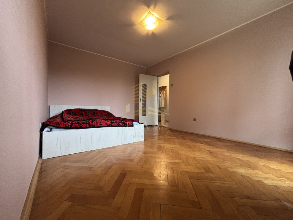 Apartament de 3 camere decomandat | Plopilor 