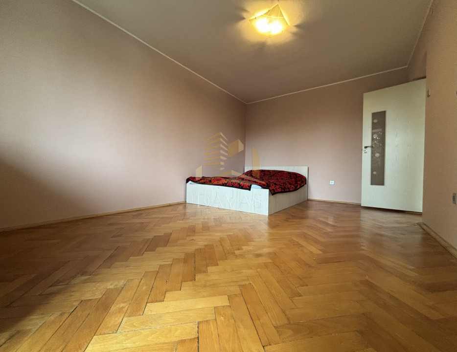 Apartament de 3 camere decomandat | Plopilor 