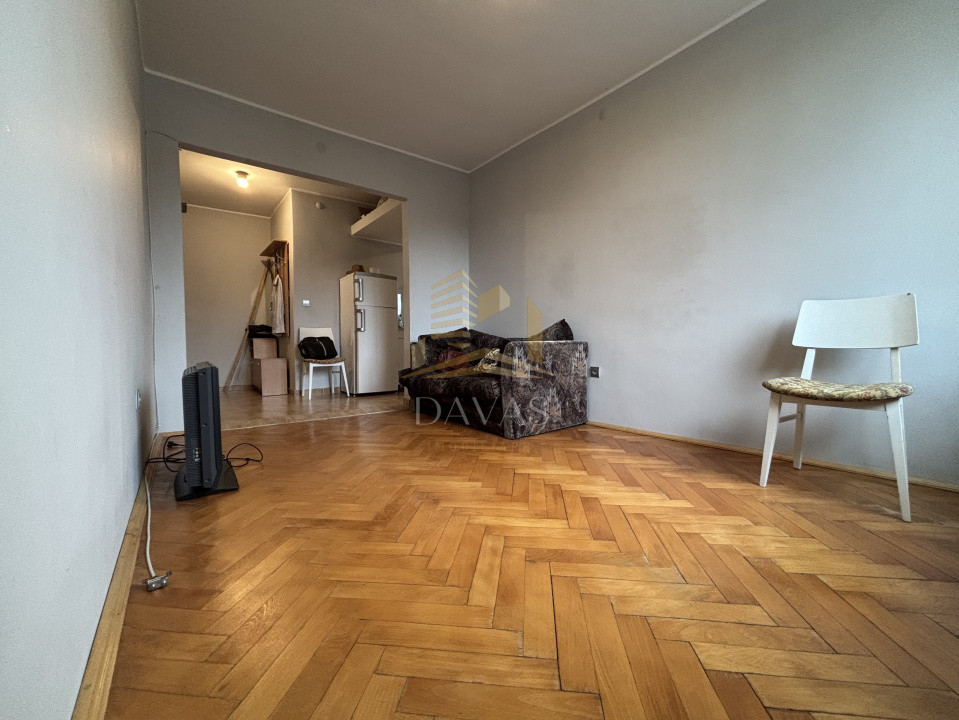 Apartament de 3 camere decomandat | Plopilor 