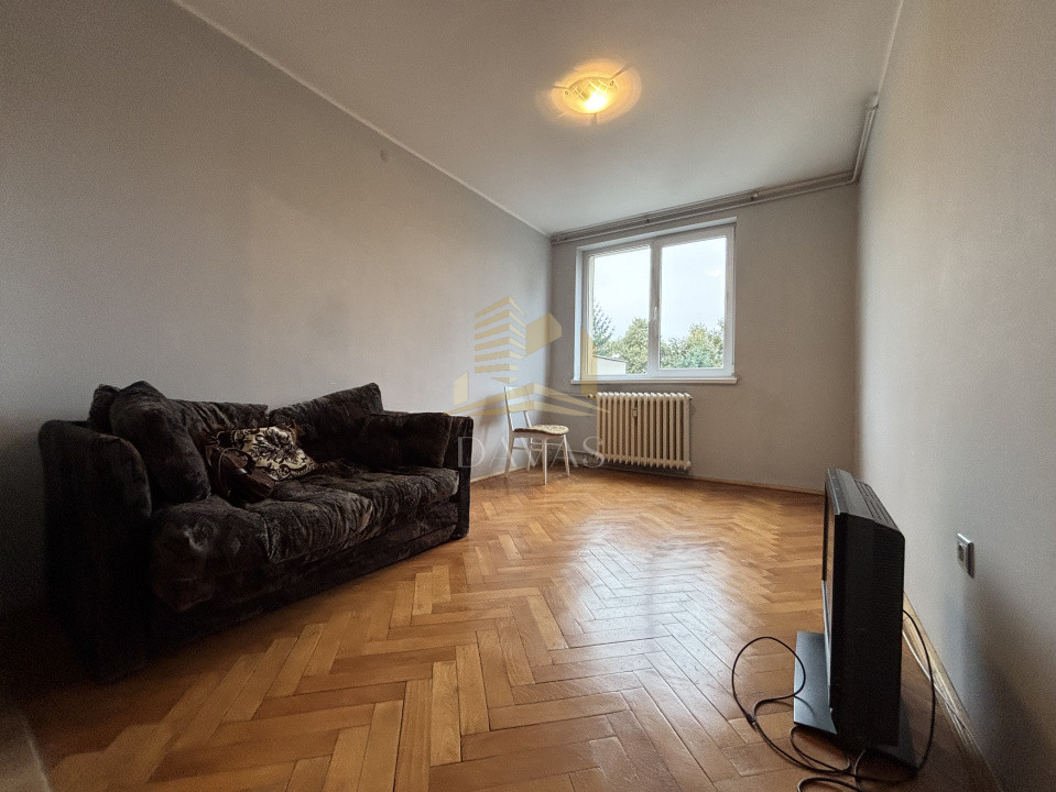 Apartament de 3 camere decomandat | Plopilor 