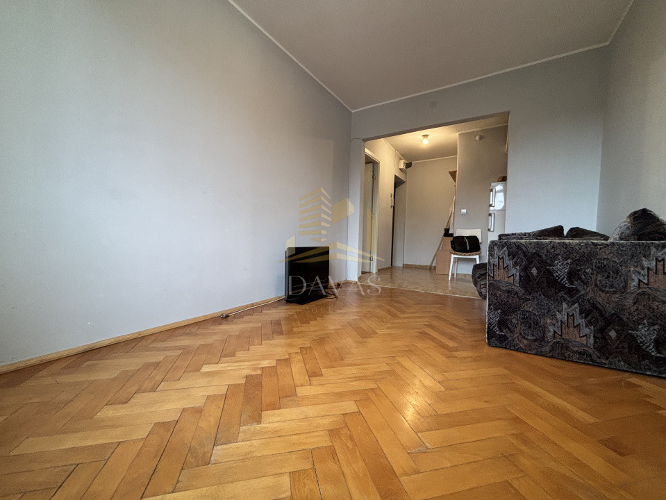 Apartament de 3 camere decomandat | Plopilor 
