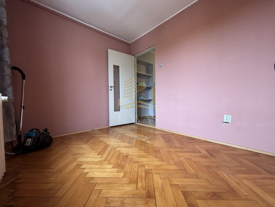 Apartament de 3 camere decomandat | Plopilor 