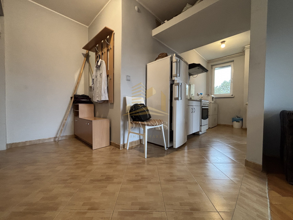 Apartament de 3 camere decomandat | Plopilor 
