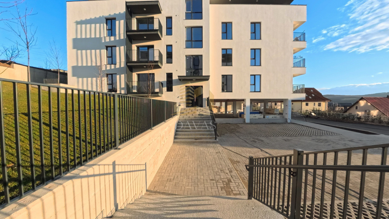 Apartament în bloc Nou de 3 camere - Parcare | Baciu 