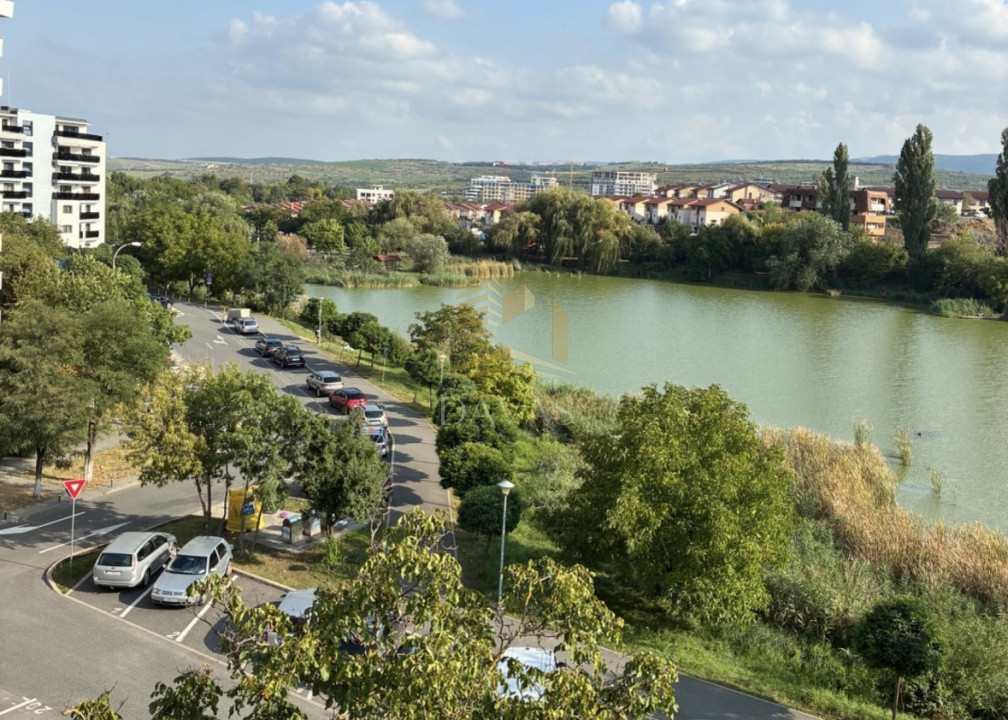 Apartament de 2 camere decomandate | Între Lacuri