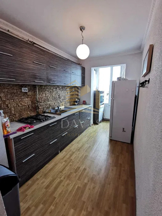 Apartament 3 camere decomandat + 2 parcări | Centru 