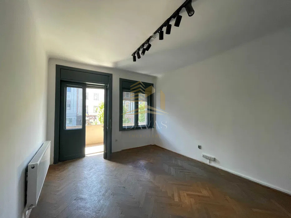 Apartament 4 camere semidecomandat | Eroilor | Centru
