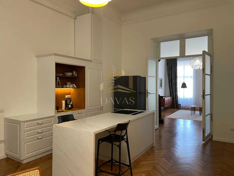 Apartament circular cu 4 camere | Centru | etajul 1