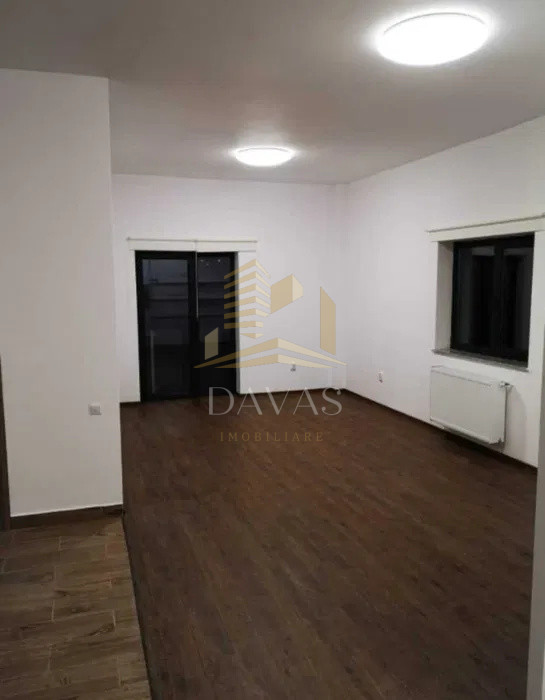 Spațiu comercial 74 mp de închiriat | 3 camere |  Parcare | Calea Turzii |