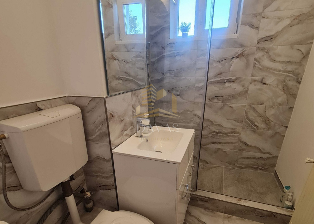 Apartament de 3 camere decomandat | Andrei Muresanu