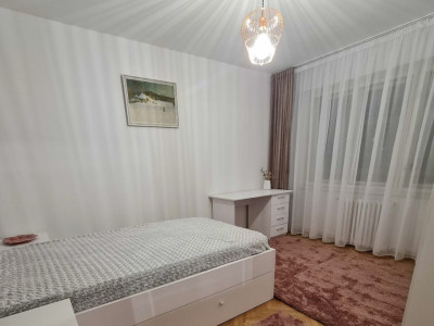 Apartament de 3 camere decomandat | Andrei Muresanu