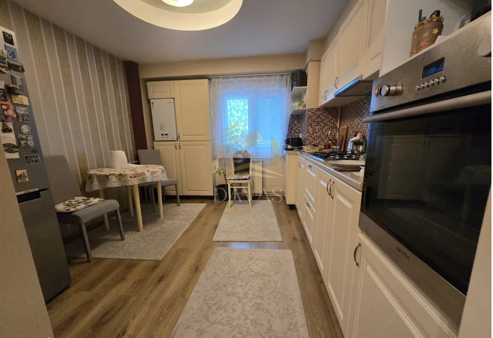 Apartament de închiriat cu 2 camere decomandat + Parcare | Iulius Mall